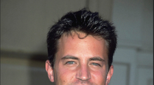 Matthew Perry este acum doar o umbră a starului care l-a jucat pe Chandler în 