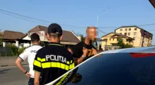 Andrew Tate, surprins conducând cu o viteză amețitoare într-o zonă intens circulată. Cât timp nu va mai putea urca la volan
