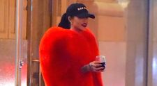 Aparitia cu care Rihanna a atras atentia trecatorilor. Toti s-au uitat la ea cand au vazut-o imbracata asa 