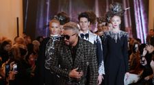 Cătălin Botezatu, premiat la Paris Fashion Week: „Sunt măgulit de reacția oamenilor. Aceste premii înseamnă mult pentru mine”