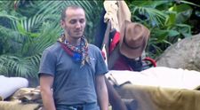 Mihai Traistariu a parasit junga din Africa. Vedeta a cantat 