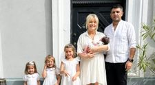 Cum arată Laura Cosoi în costum de baie, la șase luni de când a născut. Fanii au reacționat imediat când au văzut imaginile: „Cum să arăți așa după patru sarcini?”
