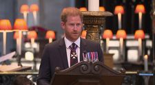 Prințul Harry a vrut să părăsească familia regală cu mult înainte de a o cunoaște pe Meghan Markle. Cine l-a împiedicat să facă acest pas