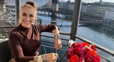 Anamaria Prodan, petrecere extravagantă la 52 de ani. Culoarea tortului a atras toate privirile, invitații au fost uimiți