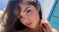 Demi Rose, apariție halucinantă într-o rochie transparentă. Modelul le-a arătat fanilor că nu poartă lenjerie intimă