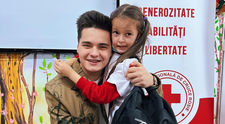 Selly a devenit îngerul păzitor al copiilor aflați în pericol de abandon școlar, dar are încă haterii lui