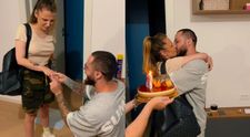 Alessandra, colega de scenă și buna prietenă a lui Theo Rose, a fost cerută în căsătorie. Artista și Anghel Damian au fost complici la momentul fericit