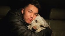 Un tânăr cioban a ajus vedetă pe TikTok, cu milioane de fani. Ce filmulețe i-au sporit popularitatea