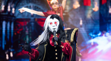 Masked Singer România: Vampirul a făcut o alegere neașteptată, interpretând melodia ”Vals” a lui Smiley