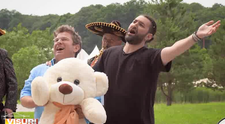 VIDEO Pavel Bartoș și Smiley, apariție surprinzătoare la Visuri la cheie. „Iartă-ne, Roberta!”