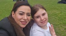 Isabela, traumatizată de divorțul Oanei Roman de Marius Elisei. Micuța suferă de rana abandonului, la doar zece ani: „M-a sunat speriată”
