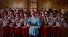 Dansatorii care au făcut furori la Românii au talent apar în noul videoclip „Viva Moldova”, lansat de Satoshi înainte de Eurovision