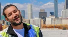 Smiley a lansat prima lui piesă despre nimic, iar în videoclip are un invitat surpriză