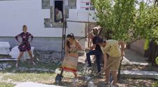 VIDEO Dragoș Bucur le-a dat fetelor o sarcină care le depășește: „Cum să sap cu unghiile astea?”