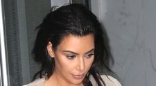 Kim Kardashian, aparitie sexy alaturi de sotul ei. Cum arata vedeta intr-o fusta extrem de scurta