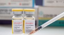 Vaccinul Johnson&Johnson studiază eventualitatea introducerii unei a doua doze la vaccinare