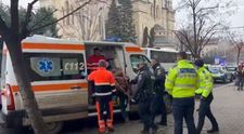 O româncă de 39 de ani a furat mașina unui curier, amenințându-l cu cuțitul. Cinci echipaje de poliție au urmărit-o ca în filme prin centrul Clujului