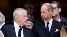 Ce l-a rugat unchiul Andrew pe Prințul Willam înainte de a fi dat afară din Familia Regală. Un cititor pe buze a dezvăluit dialogul tensionat