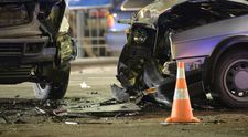 Cunoscută interpretă de muzică populară, implicată într-un grav accident rutier! Mașina artistei a fost proiectată într-un copac