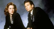 A fost agent Scully în X Files și se prgateste să fie Margaret Tatcher în The Crown. Cum arată Gillian Anderson la 50 de ani