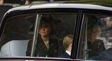 Omagiul pe care Kate Middleton i l-a adus reginei Elisabeta a II-a. Ce a ales să poarte în ziua funeraliilor