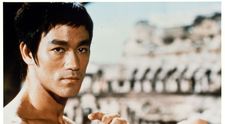 Bruce Lee a murit ”pentru că a băut prea multă apă”. Misterul decesului, descoperit după 50 de ani