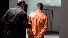 Un deținut a fost transportat de urgență la spital, după ce a acuzat dureri abdominale severe. Ce au descoperit medicii