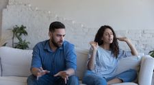 Horoscopul crizei în cuplu. Zodiile care se despart de parteneri în luna iunie 2025