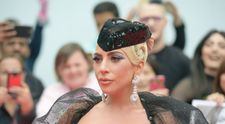 Lady Gaga, așa cum nu ați mai văzut-o niciodată: a livrat pizza și cafea