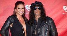 Slash, chitaristul Guns N’Roses, acuzat de nevastă că-și ascunde averea. Cei doi sunt în divorț