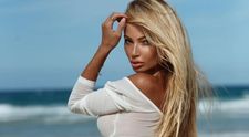 Cel mai sexy selfie în bikini. Australianca Abby Dowse le-a aprins imaginația fanilor cu apariția sa