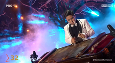 Românii au talent 2025, semifinala 3: Ianis Pîrșe a ridicat sala în picioare imediat cum a început să cânte la țambal piesa ”În grădina lui Ion”