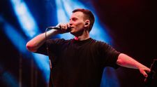 Denis de la The Motans, un gest memorabil pentru un fan. Ce a făcut cântărețul când și-a auzit piesa cântată într-un parc