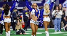 Ce salariu are o majoretă de la Dallas Cowboys. E plătita cu ora la antrenamente și o sumă fixă pentru fiecare meci