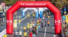 Un participant la Maratonul Bucureşti a făcut stop cardiac după ce a trecut linia de sosire. Medic: 
