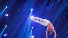 Cătălin Badea, moment spectaculos, demn de „Românii au talent”. A tăiat respirația tuturor cu acrobațiile la înălțime:„Merge prin toată lumea asta și oamenii spun «Ia uite! E din România»”