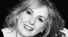 Doliu în lumea muzicii! Cântăreața irlandeză Moya Brennan, laureată cu premii Grammy, s-a stins din viață! Anunțul trist a fost făcut de familia sa