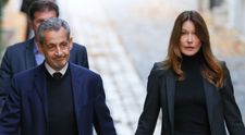 Nicolas Sarkozy, negru de supărare în drum spre închisoare. Ce i-au strigat pușcăriașii din celule când l-au văzut