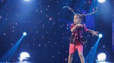 La 9 ani, Sofia Măneciu e un munte de talent și carismă! Cine este fetița care a „rupt” scena de la Românii au talent cu mișcările ei de dans: „Tu nu obosești? Ești de senzație!”