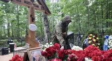 Întorsătură de situație! Cine a venit la mormântul lui Evgheni Prigojin la o zi după funeralii
