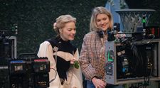 De ce producătoarea Emerald Fennell a ales-o pe Margot Robbie pentru rolul lui Cathy în filmul „La răscruce de vânturi”. Imagini nemaivăzute de pe platourile de filmare- EXCLUSIV