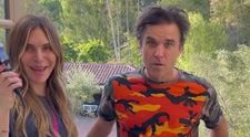 Robbie Williams, de nerecunoscut după ce soția sa l-a ras pe cap