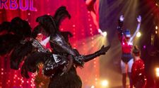 Corbul a impresionat cu un spectacol incredibil pe melodia ”The greatest show” în finala Masked Singer România