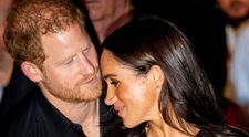 Meghan Markle a postat o poză în care se vede chipul lui Lilibeth, fiica ei cu Harry! Fanii cred că seamănă cu prințesa Charlotte, verișoara ei