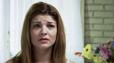 O fiica rebela, predispusa greselilor, si o mama exagerat de protectoare. Povestea tulburatoare cu un final neasteptat