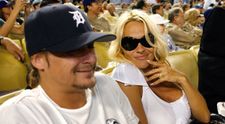 „Borat a pus capăt mariajului dintre Pamela Anderson și Kid Rock”. Cine spune asta