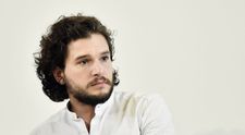 Kit Harington a fost dat afara dintr-un bar din New York, dupa ce a provocat un intreg scandal