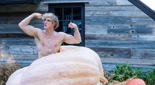 Cati bani castiga Logan Paul din Youtube si din retelele de socializare?
