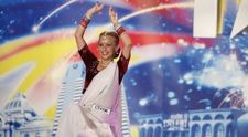 Laura Bogorodea nu a luat niciodata cursuri de dans indian!