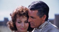 Cary Grant, o iubire imposibilă. A avut 5 soții și aventuri cu Grace Kelly și Sophia Loren, dar a fost îndrăgostit de un bărbat toată viața